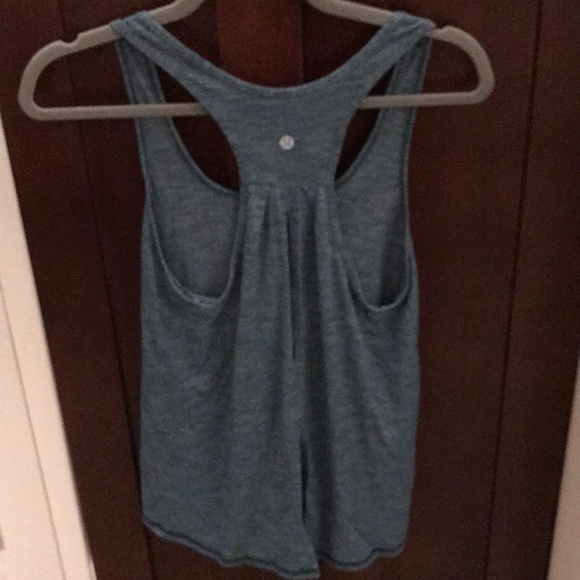 Lululemon tank top size 4 teal - Picture 2 of 3